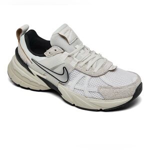 Nike Women's V2K Run Running Sneakers